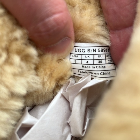 UGG SHEEPSKIN WOMENS BOOTS SIZE 5 - Picture 8 of 8